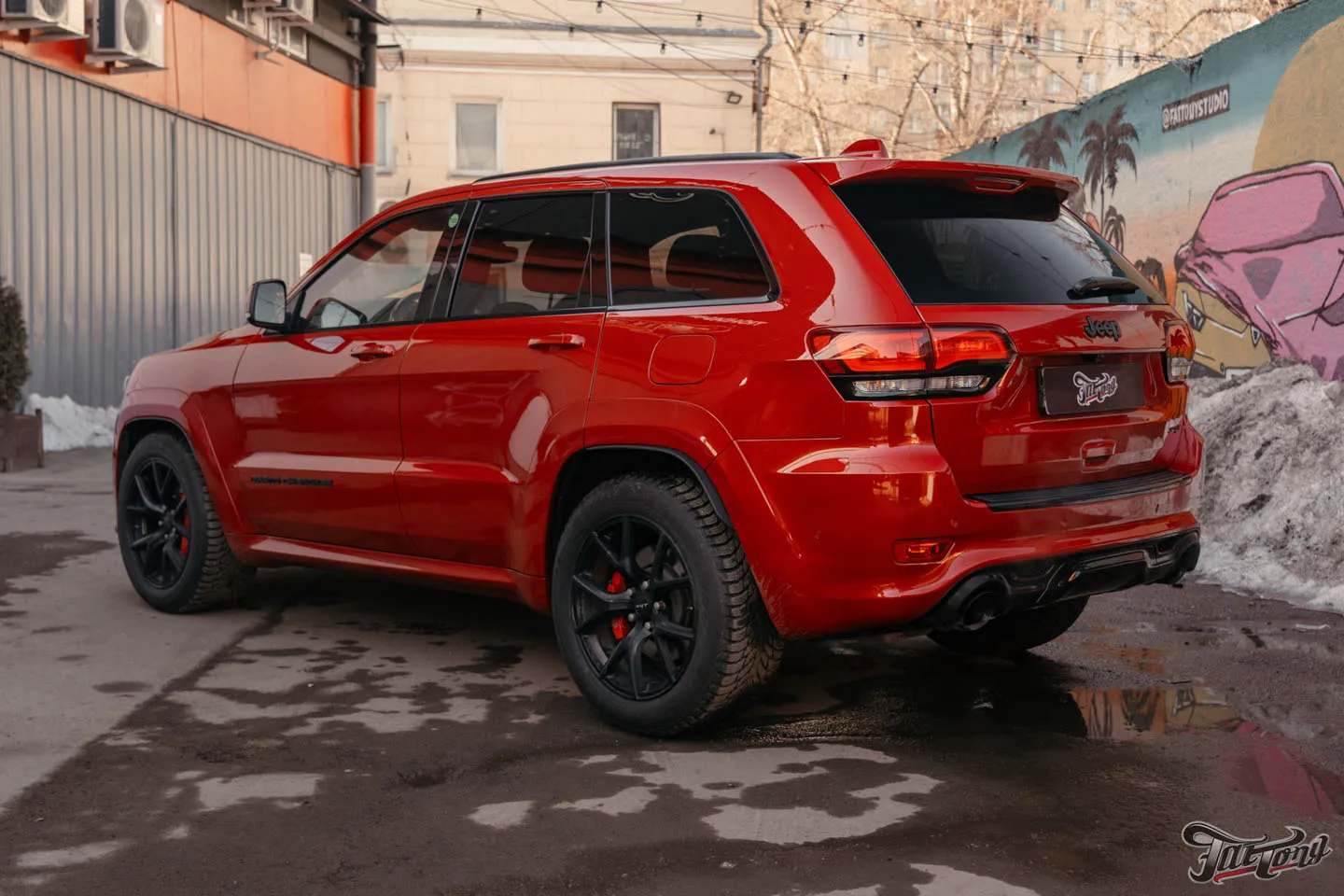 Ремонт и окрас двери на Jeep Grand Cherokee